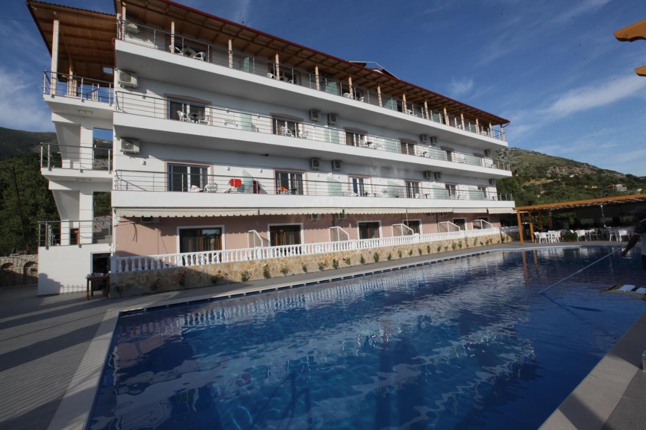 Hotel Riviera Borsh Extérieur photo