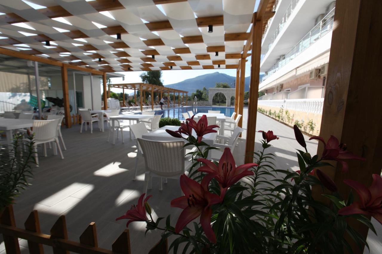 Hotel Riviera Borsh Extérieur photo