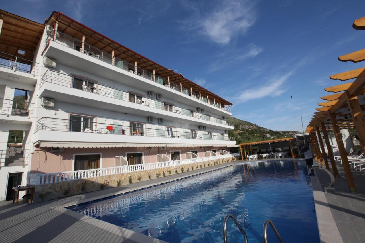 Hotel Riviera Borsh Extérieur photo