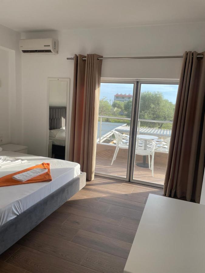 Hotel Riviera Borsh Extérieur photo
